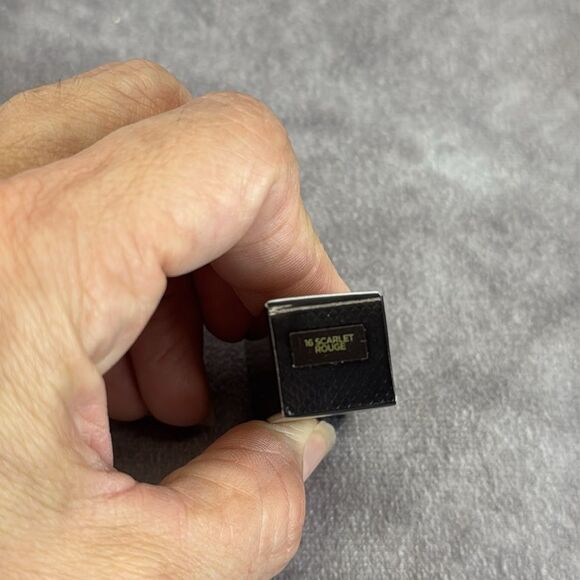 Tom Ford Lip Color 16 Scarlet Rouge Lipstick - Picture 4 of 5